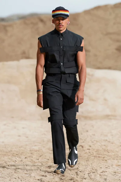 Look 27